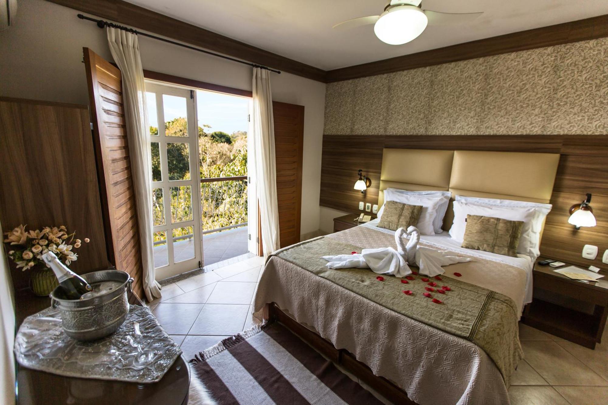 Pousada Lusitania Hotell Pedra Azul  Exteriör bild